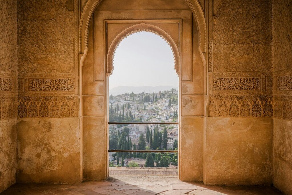 arch-shape doorway,what is the Moroccan language